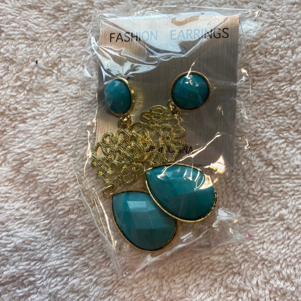 2 pair earrings